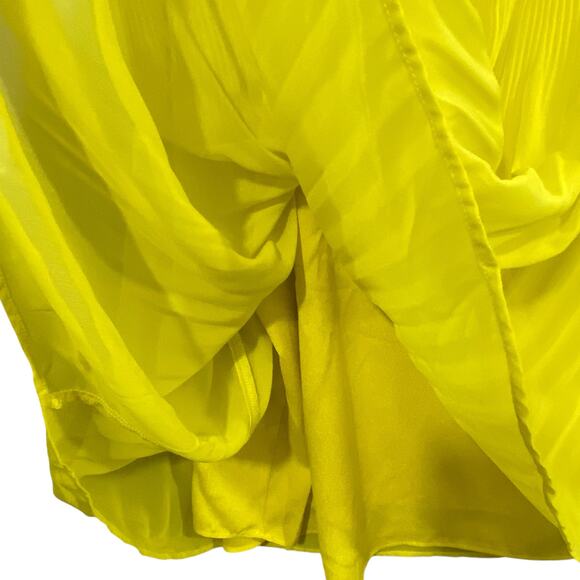 Torrid Yellow Pleated Top 3X - Picture 4 of 8